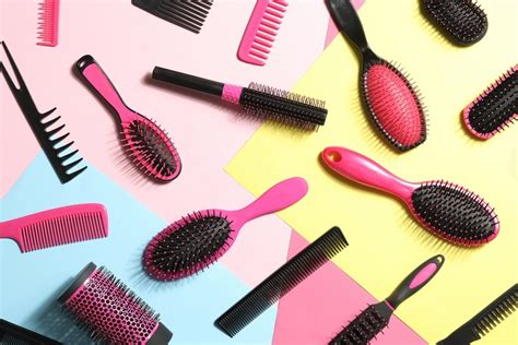 different types of hair combs.